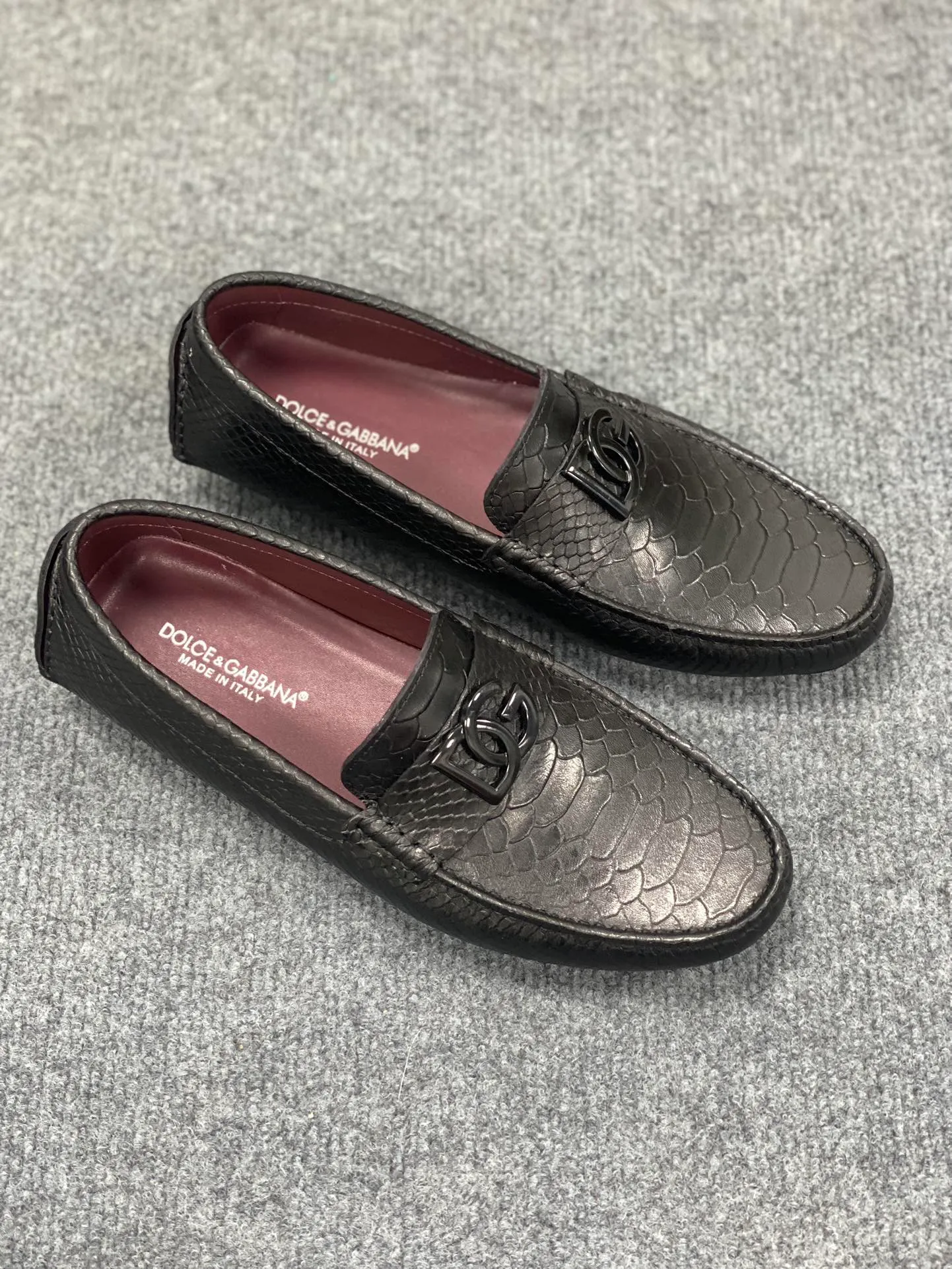 Men's Men's Shoes Men's Men's Shoes 💰700 new style "DG Duban Spring New Casual Driving Shoes" latest hot style, top brand luxury ~ purchasing agency, top quality ~.  The upper is made of imported original cowhide with fine workmanship. The original stylish and stylish soft rubber wear-resistant and non-slip outsole is light and comfortable on the feet. The real thing looks better in real life, 38-45